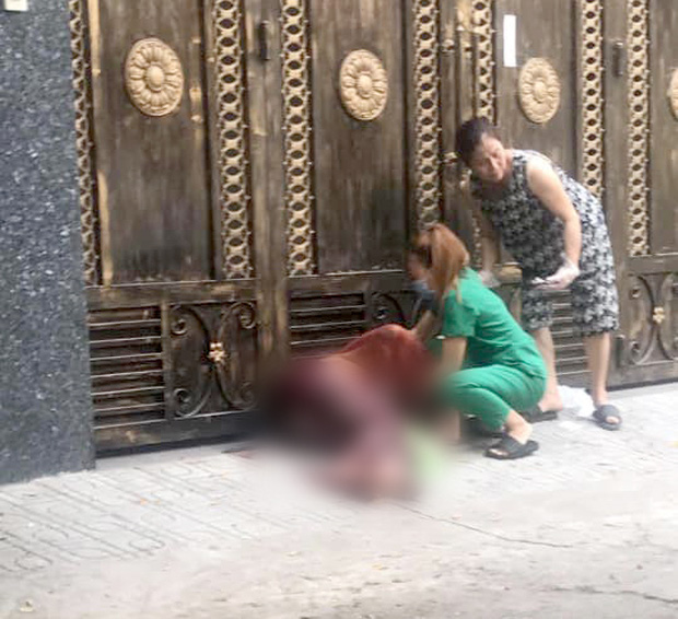 Nhân chứng vụ cô gái 17 tuổi bị bạn trai truy sát ở Gò Vấp: 'Cô gái nói đến lấy chứng minh thư sau chia tay thì bị thanh niên cố giết' - 3 Nhân chứng vụ cô gái 17 tuổi bị bạn trai truy sát ở Gò Vấp: 'Cô gái nói đến lấy chứng minh thư sau chia tay thì bị thanh niên cố giết' - 3