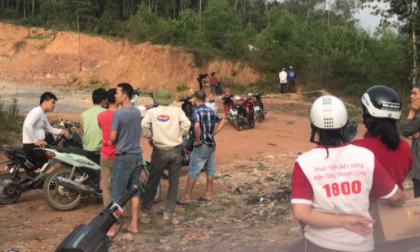Phát hiện thi thể người đàn ông đang phân hủy trên đồi
