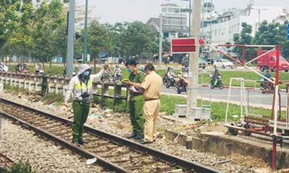 Một phụ nữ bị tàu hỏa cán đứt lìa 2 chân