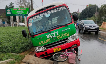 Trên đường đến trường, học sinh lớp 3 bị xe buýt tông tử vong