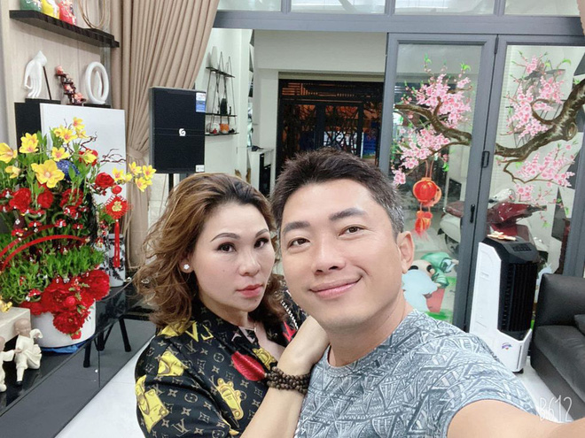 Hình ảnh sang chảnh, đi du lịch đắt đỏ của vợ đại gia Kinh Quốc trước khi bị bắt - Ảnh 2.