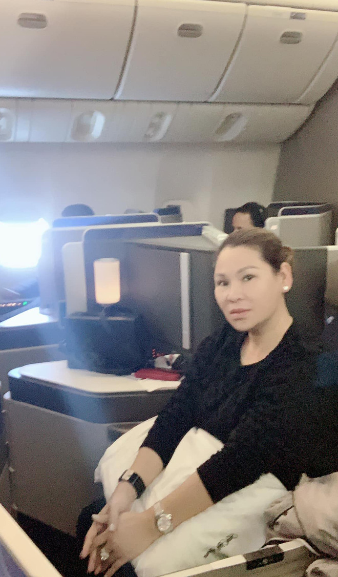 Hình ảnh sang chảnh, đi du lịch đắt đỏ của vợ đại gia Kinh Quốc trước khi bị bắt - Ảnh 4.