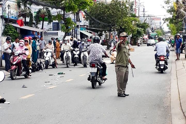 TP.HCM: Va chạm với xe máy khiến người đàn ông tử vong, tài xế xe tải vẫn không hay biết - Ảnh 2.