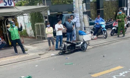 TP.HCM: Va chạm với xe máy khiến người đàn ông tử vong, tài xế xe tải vẫn không hay biết