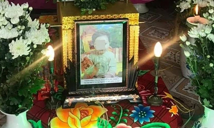 Vụ bế con sang đường bị xe máy tông tuột tay khiến bé gái 8 tháng tử vong: Tạm giữ người đàn ông gây tai nạn