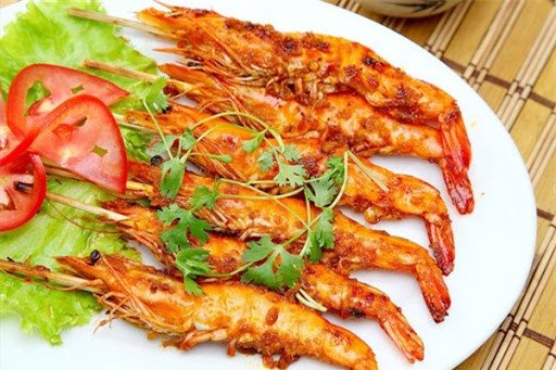 Món tôm nướng sa tế ngon ai cũng thích thú
