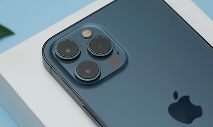 Giá điện thoại Vsmart 'bốc hơi' cả triệu, iPhone 12 Pro Max khó bỏ qua trong dịp lễ