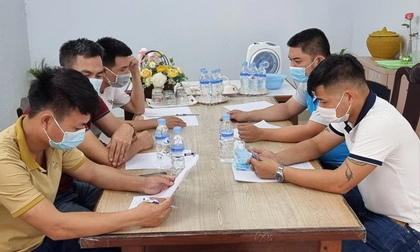 Bắt 14 đối tượng tiếp tay cho người nước ngoài nhập cảnh trái phép bất chấp dịch Covid-19