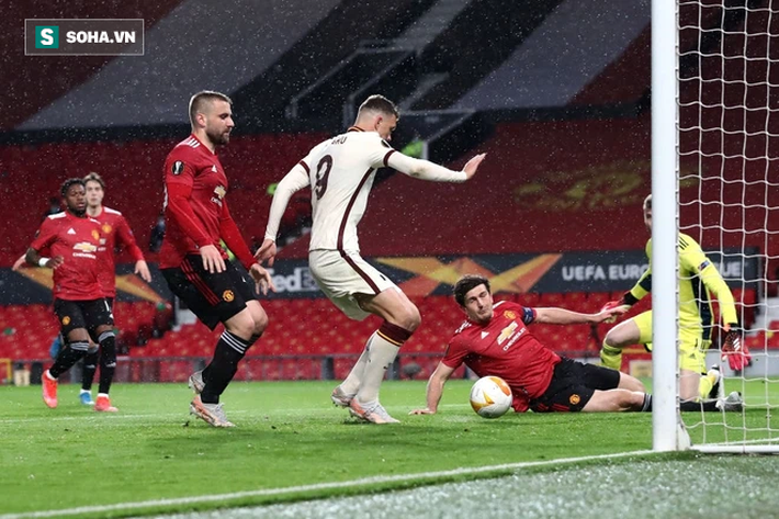 Man United tái hiện đại thắng trước AS Roma, đặt chân vào chung kết trong ngày Arsenal thất thủ - Ảnh 2.