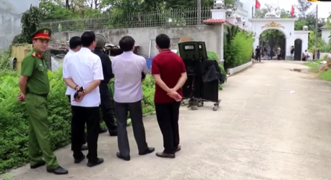 Vụ chủ nhà nổ súng bắn 2 người chết trước cổng: Hé lộ nguyên nhân ban đầu  - Ảnh 1.