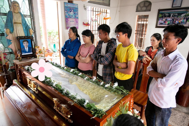 Hoàn cảnh đáng thương của nam sinh viên qua đời khi cứu 4 bạn nữ: Bố tai biến, mẹ đau ốm triền miên, từng mất anh trai vì đuối nước - Ảnh 3.