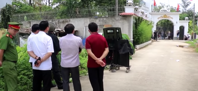 Nghệ An: Khởi tố, bắt tạm giam chủ nhà bắn chết 2 người trước cổng - Ảnh 2.