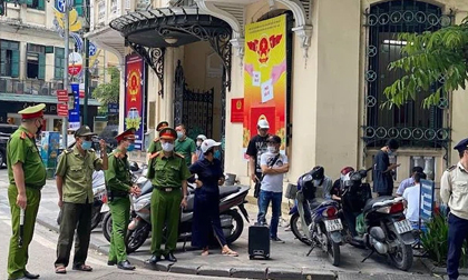 Hà Nội xử lý 'thẳng tay', người dân bị phạt hơn 300 triệu vì không đeo khẩu trang