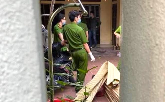 Vụ con nghi ngáo đá cứa cổ mẹ: Nghi phạm bóp cổ, đánh đập mẹ thường xuyên - Ảnh 1.