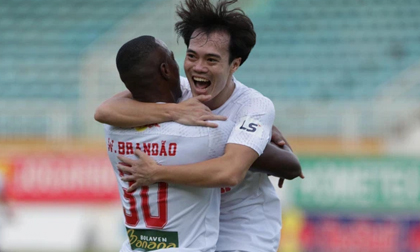 HAGL sắp nhận thêm lợi thế lớn, bầu Đức và Kiatisuk sẽ đón chức vô địch theo kịch bản hoàn hảo?