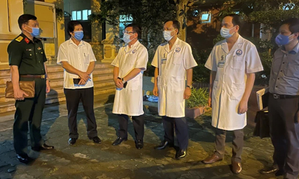 NÓNG: Vĩnh Phúc họp xuyên đêm, quyết định cách ly xã hội toàn TP Vĩnh Yên từ 0h ngày 7/5
