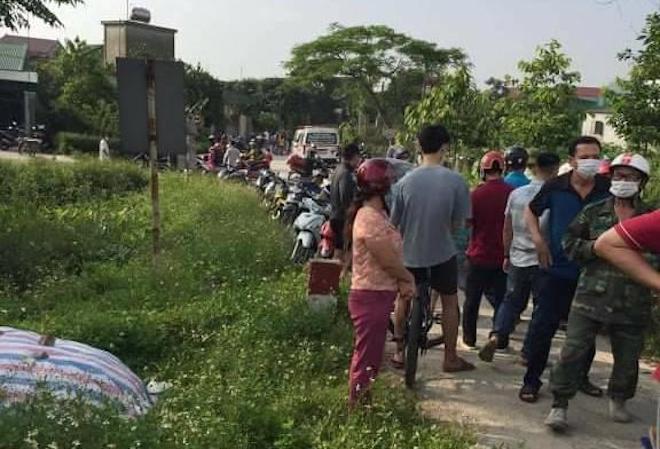 Vụ mẹ ôm con 7 tuổi đi lên đường ray, cháu bé tử vong bất thường: Nghi vấn mẹ sát hại con từ trước - Ảnh 2.