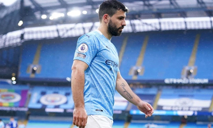 Aguero ném đi cơ hội 'vàng ròng', Man City 'delay' đăng quang, run rẩy trước CK Champions League