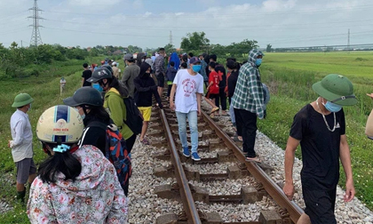 Vụ mẹ ôm con 7 tuổi nằm trên đường ray chờ tàu: 2 vợ chồng có dấu hiệu bị trầm cảm, nhiều lần đi chữa bệnh