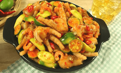 Mẹ đảm bày công thức làm chân gà sốt Thái ngon bất bại ai cũng mê tít