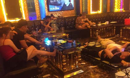 Hát karaoke có 'tay vịn' giữa dịch Covid-19, cả 37 người đều dương tính với ma tuý