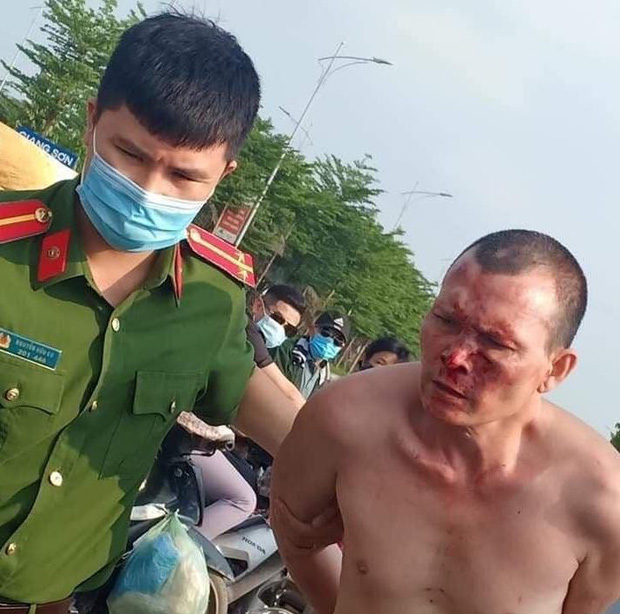 Nhân chứng kể lại thời điểm gã đàn ông cướp tài xế taxi: Kẻ cướp thản nhiên nói đang bị truy nã vì tội giết người, về đọc tin mới ngỡ ngàng là thật - Ảnh 2.