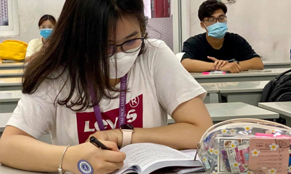 KHẨN: TP.HCM yêu cầu các trường đại học, cao đẳng ngưng dạy học trực tiếp