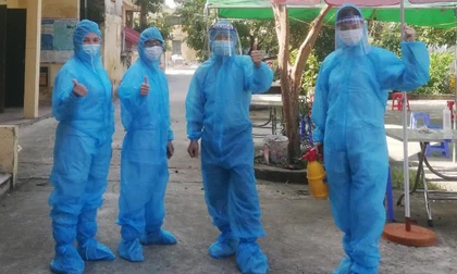 Trong tâm dịch Bắc Ninh, quặn lòng trước câu hỏi: Sao mẹ đi lâu thế, bao giờ mẹ về?