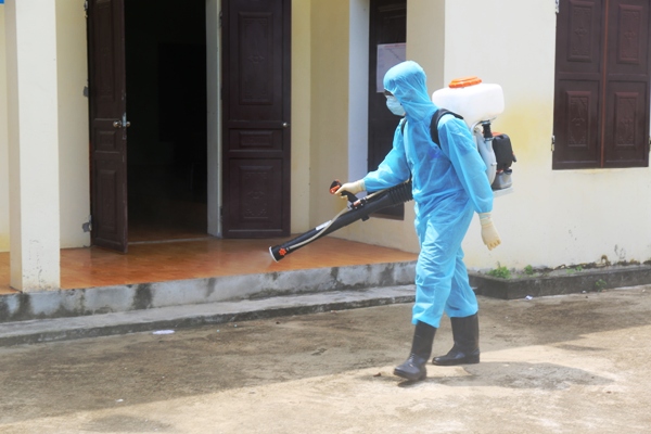 CDC Thái Nguyên phát hiện 440 người là F1 của nữ công nhân nhiễm Covid-19;  Khẩn trương xét nghiệm toàn bộ người của 3 công ty - Ảnh 1.