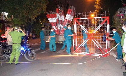 Có chuỗi 3 ca dương tính mới, TP HCM phong tỏa khẩn 5 địa điểm ngay trong đêm
