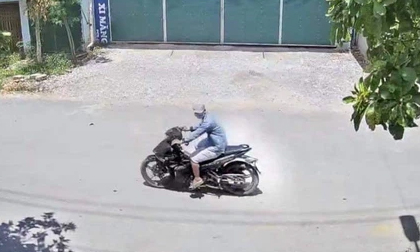 Điều tra đối tượng xưng công an, dẫn giải 2 người ra bãi tha ma rồi cướp điện thoại và tiền
