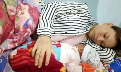Xúc động câu chuyện nữ công nhân sinh con tại phòng trọ đang cách ly ở Bắc Giang, được chủ nhà trọ đỡ đẻ