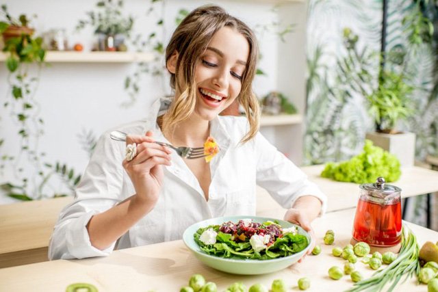 Mẹ bầu ăn uống lành mạnh con khỏe và thông minh