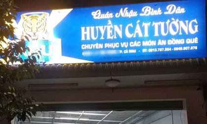 Giữa dịch Covid-19 ở Cà Mau, bắt quả tang chủ quán và khách vô tư ăn nhậu, hát karaoke