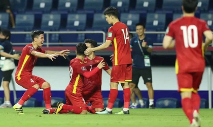 Báo Thái Lan bất ngờ “oán trách”, cho rằng tuyển Việt Nam quá mạnh khiến đội nhà bị loại
