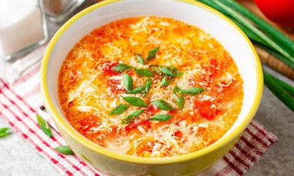 Hai bà cháu đi cấp cứu vì ăn canh trứng cà chua: BS cảnh báo thói quen ăn trứng gây ngộ độc nặng