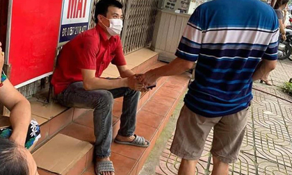 Tài xế container đánh lái cứu 2 người, tông vào nhiều nhà dân: Mong 2 người đi xe máy đến công an làm chứng