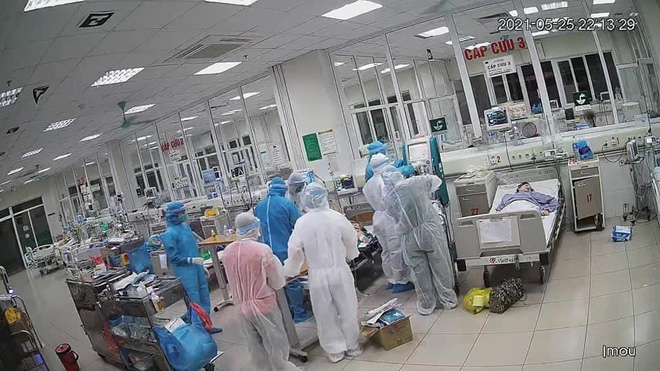 Việt Nam sắp chạm mốc 10.000 ca Covid-19: Chuyên gia BV Bạch Mai chia sẻ 4 biện pháp chống dịch căn cơ, hiệu quả nhất - Ảnh 1.