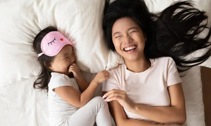 Nếu có con gái, mẹ hãy nhớ dạy con 4 điều này để con tự tin, kiêu hãnh tỏa sáng khắp mọi nơi