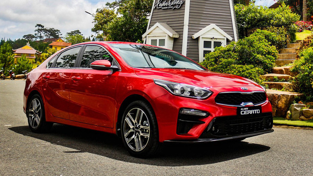 Kia, Mazda đồng loạt giảm giá nhiều xe hot tại Việt Nam: Cerato, CX-8 rẻ nhất phân khúc, Sorento ưu đãi mạnh cạnh tranh Santa Fe - Ảnh 1.
