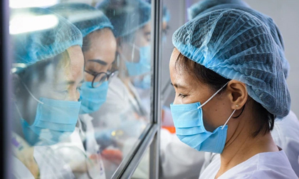 Tin dịch COVID-19 ở Bắc Giang: 28 cán bộ y tế làm việc trong Khu điều trị F0 dương tính với COVID-19