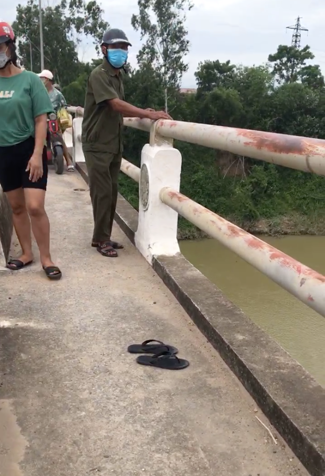 Người phụ nữ đi lên cầu rồi mất tích, nghi tự tử vì uẩn khúc chuyện gia đình - Ảnh 2.