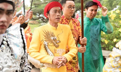 NS Hoài Linh nói gì khi bị khán giả nhắc nhẹ đừng ăn chặn Nhà thờ Tổ?