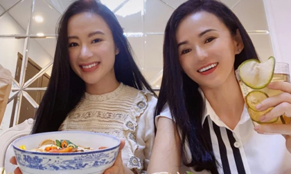 Angela Phương Trinh hiếm hoi chia sẻ ảnh của mẹ ruột, nhan sắc trẻ trung như chị của con gái