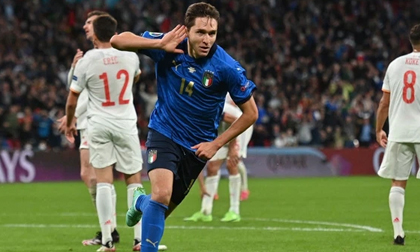 Người hùng hóa tội đồ, Tây Ban Nha gục ngã trước 'siêu phẩm' mang tên Italia