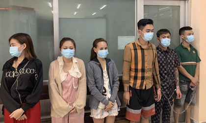 Đánh đập, ép bạn sử dụng ma túy rồi gửi clip cho gia đình bắt trả nợ