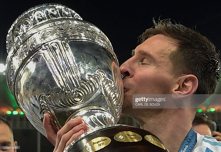 Bật khóc trong ngày đăng quang, Messi chiếm trọn mọi giải thưởng danh giá tại Copa America - Ảnh 7.