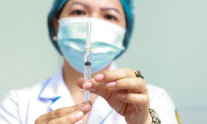 Vì sao Hà Nội đưa nhóm người trên 65 tuổi và có bệnh lý nền ra khỏi danh sách ưu tiên tiêm vaccine Covid-19 đợt này?
