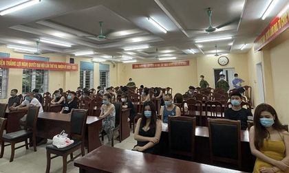 Quán karaoke ở Hải Dương lén lút đón khách, cảnh sát phát hiện 25 thanh niên dương tính ma túy