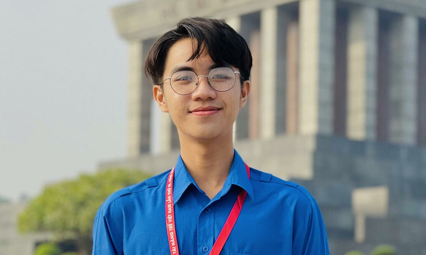 Bài làm đề Văn tốt nghiệp 2021 của thủ khoa 2020: Dài 10 trang, ngôn từ uyên bác đến mức... người thường không hiểu nổi - Ảnh 1.
